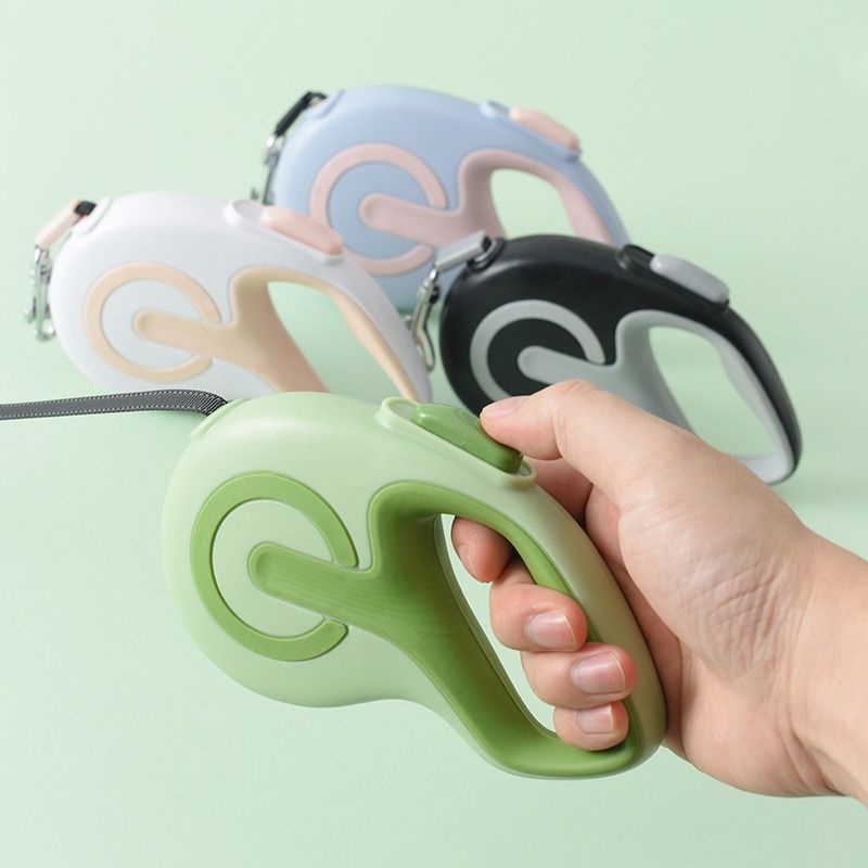 Compact Retractable Dog Leash with Ergonomic Handle